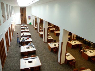 Foster Business Library study tables